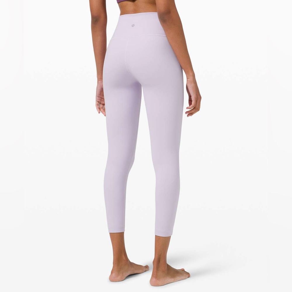 Lululemon Lavander Dew Light Purple Leggings
Wunder under high rise 25”